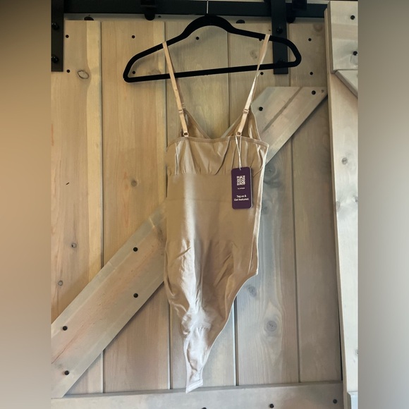 NWT Viral Influencer Hey Shape Compression Bodysuit - Picture 3 of 6